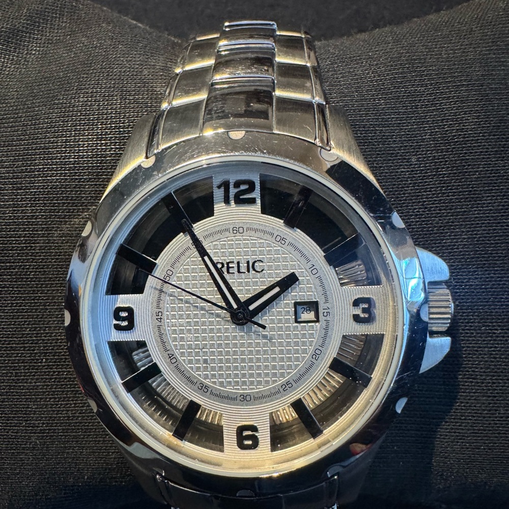 Men’s Silver Relic ZR77169 Self Winding 23 Jewel Watch